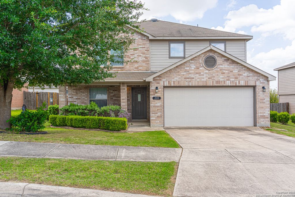 Photo of 228 Willow Crest, Cibolo, TX 78108 (MLS # 1884829)