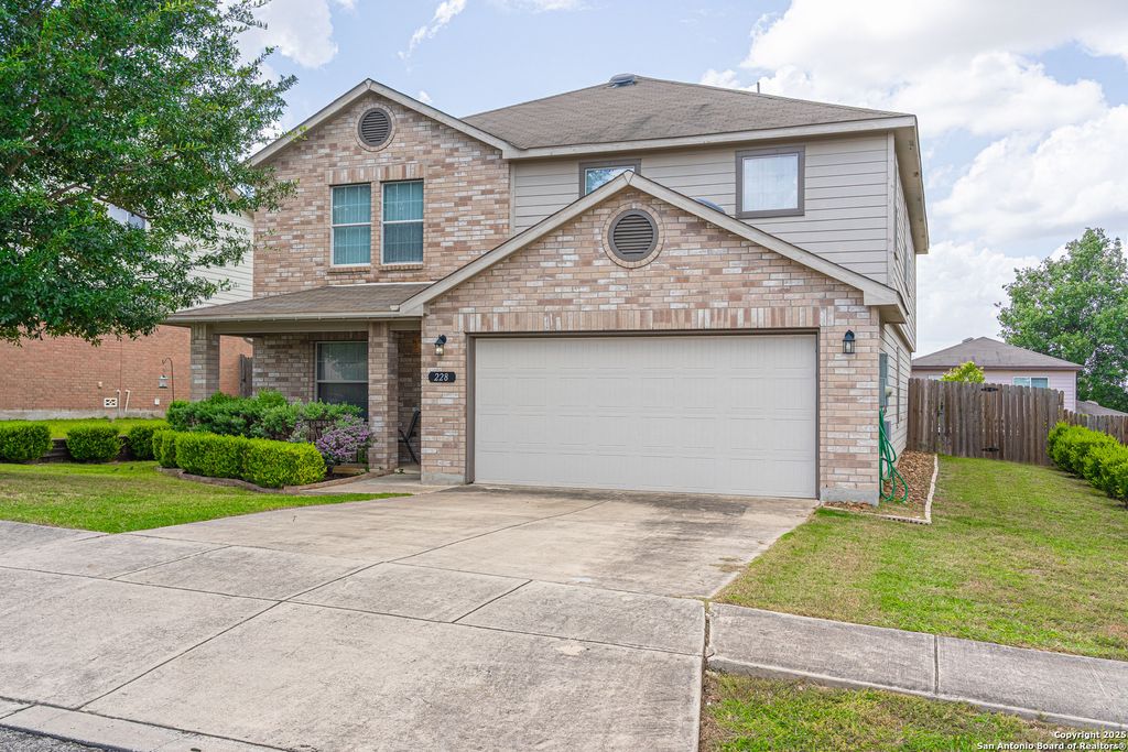 Photo of 228 Willow Crest, Cibolo, TX 78108 (MLS # 1884829)