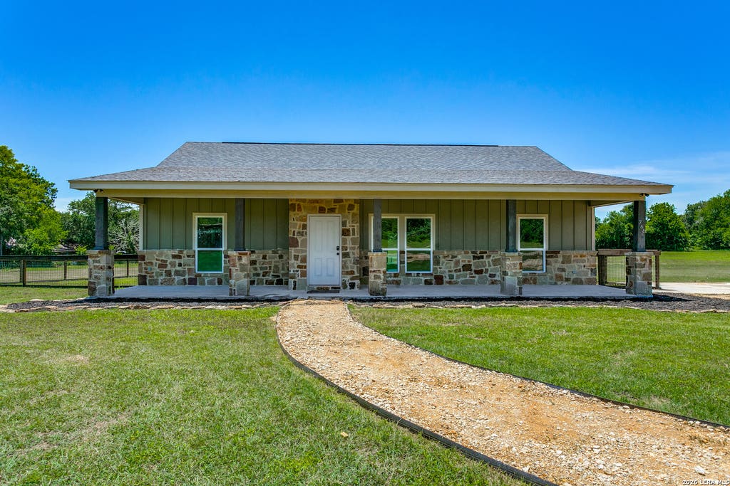 Photo of 768 BURGES ST, Seguin, TX 78155 (MLS # 1971062)