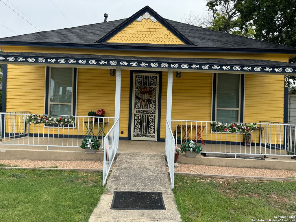 Photo of 1902 Buena Vista, San Antonio, TX 78207 (MLS # 1930951)