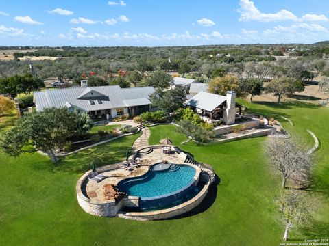 431 Bluff Creek Center Point TX 78010