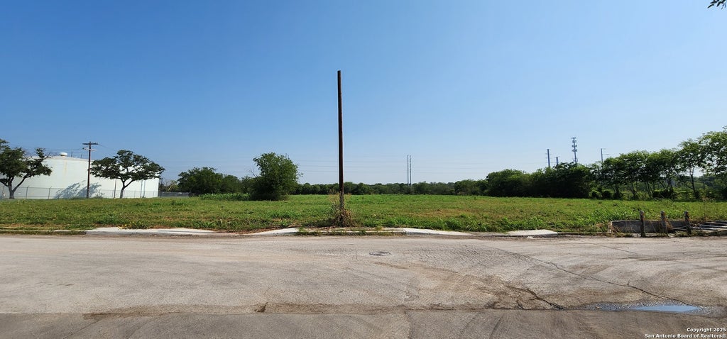 Photo of 3915 Flagle, San Antonio, TX 78237 (MLS # 1872327)
