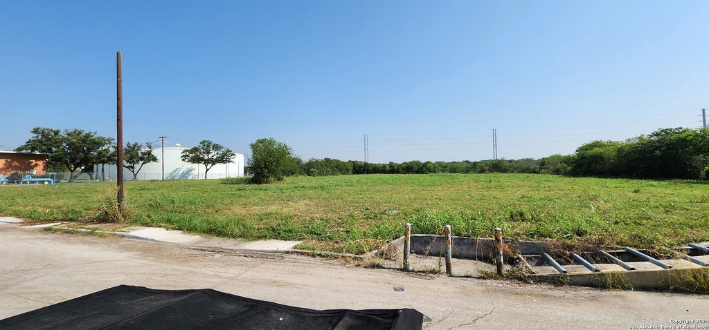 Photo of 3915 Flagle, San Antonio, TX 78237 (MLS # 1872327)