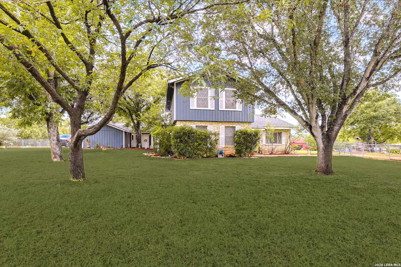 12591 LAVERNIA RD