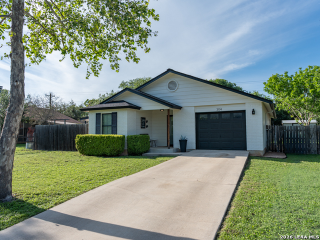 304 Bentwood Dr.