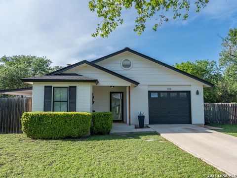 Photo of 304 Bentwood Dr., Boerne, TX 78006 (MLS # 1963921)
