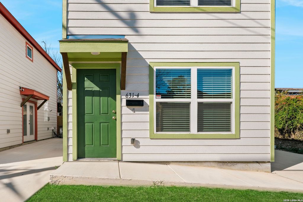 Photo of 631 E Carolina 4 #4, San Antonio, TX 78210 (MLS # 1935923)