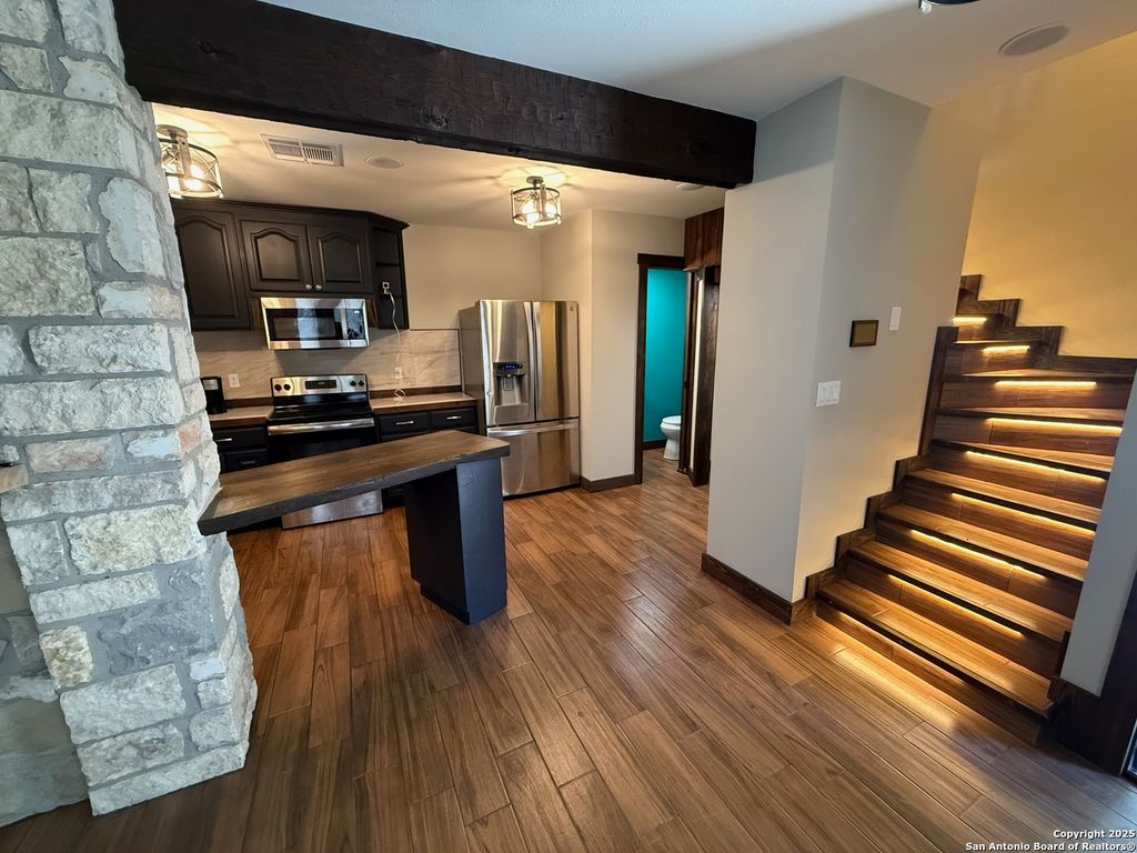 Photo of 190 Oakridge, Canyon Lake, TX 78133 (MLS # 1885822)