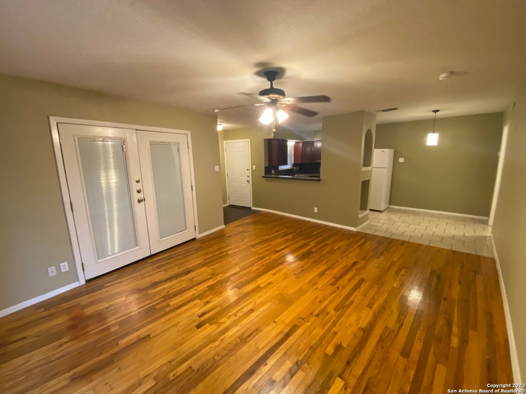 Photo of 211 NATALEN AVE 204 #204, San Antonio, TX 78209 (MLS # 2003835)