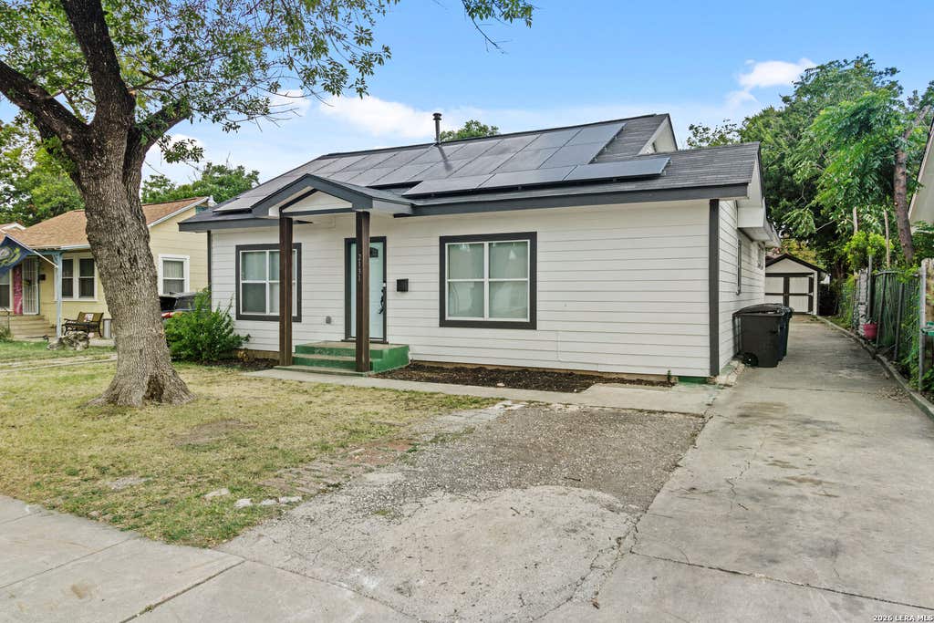 Photo of 2131 STEVES AVE, San Antonio, TX 78210 (MLS # 2004483)