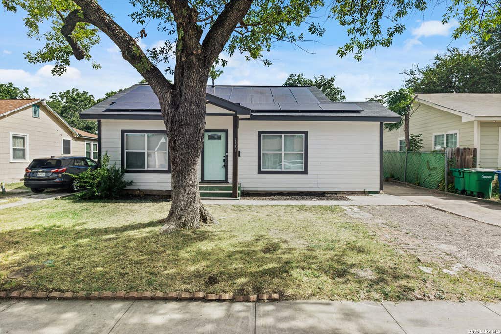 Photo of 2131 STEVES AVE, San Antonio, TX 78210 (MLS # 2004483)