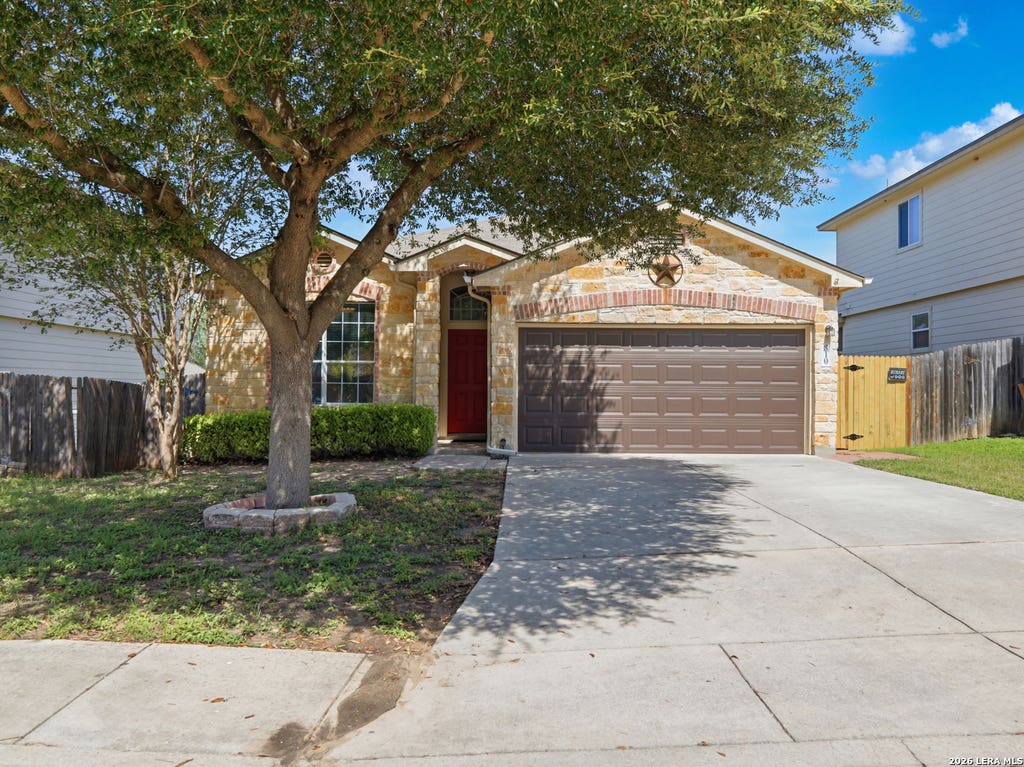 Photo of 810 CAMPION RED, San Antonio, TX 78245 (MLS # 1967432)