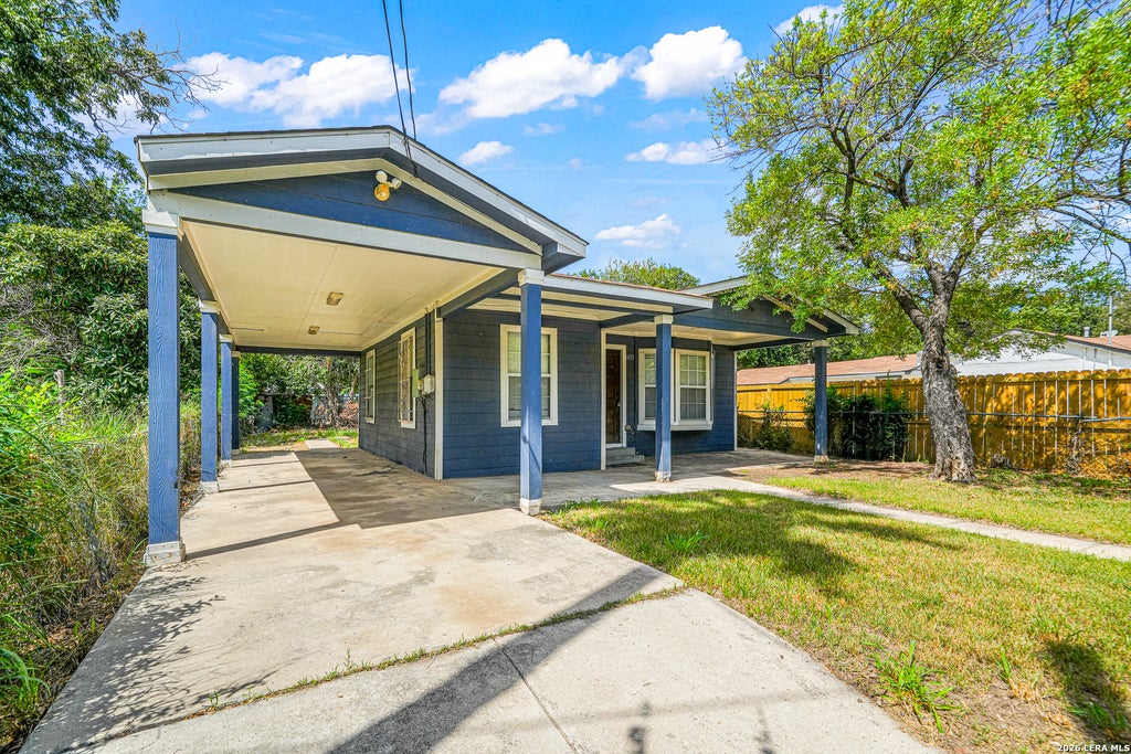 Photo of 1651 S Elmendorf, San Antonio, TX 78207 (MLS # 2018746)
