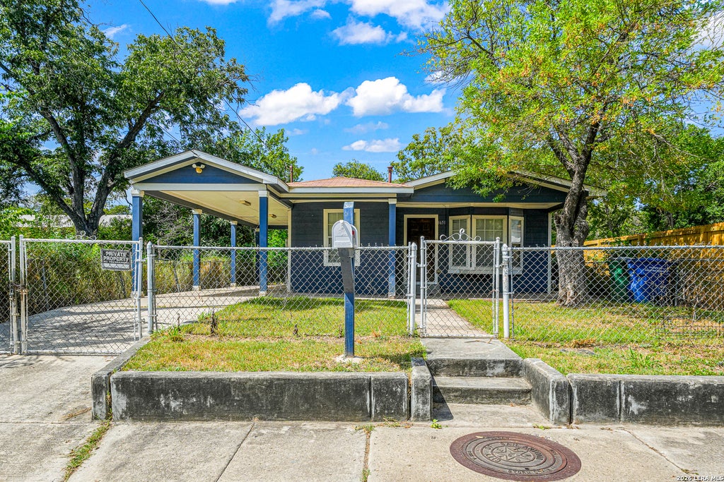 Photo of 1651 S Elmendorf, San Antonio, TX 78207 (MLS # 2018746)