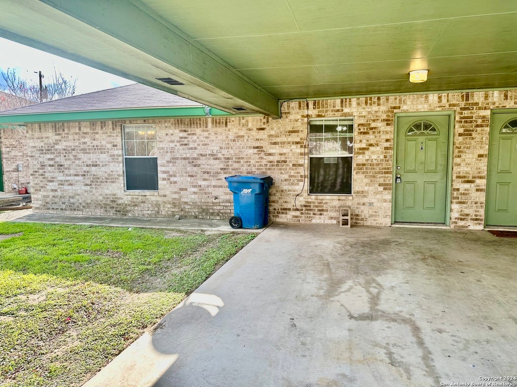 Photo of 132 S Mansfield St A #A, Pleasanton, TX 78064 (MLS # 1961846)
