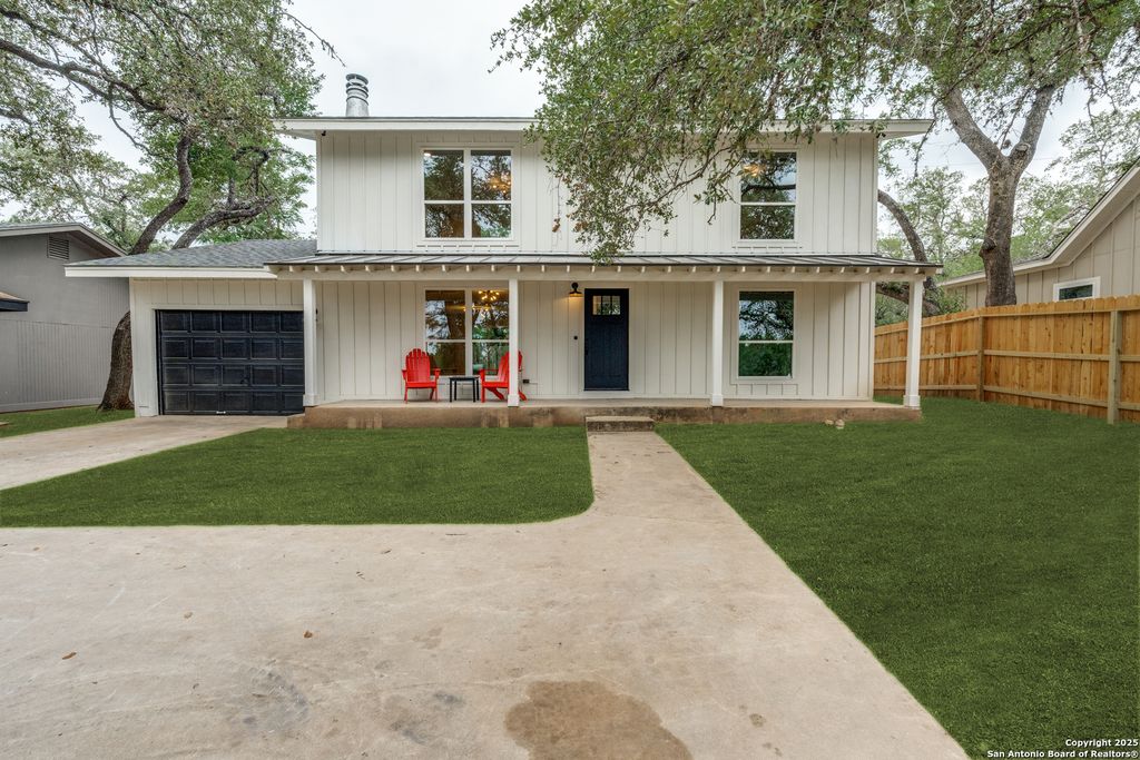 Photo of 1071 DIAMONDHEAD DR, Canyon Lake, TX 78133 (MLS # 1869493)