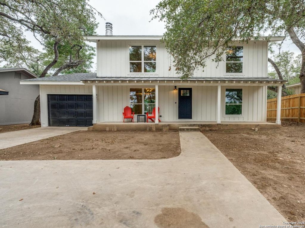 Photo of 1071 DIAMONDHEAD DR, Canyon Lake, TX 78133 (MLS # 1869493)