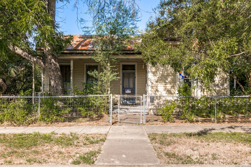 Photo of 1825 N Palmetto, San Antonio, TX 78208 (MLS # 2017458)