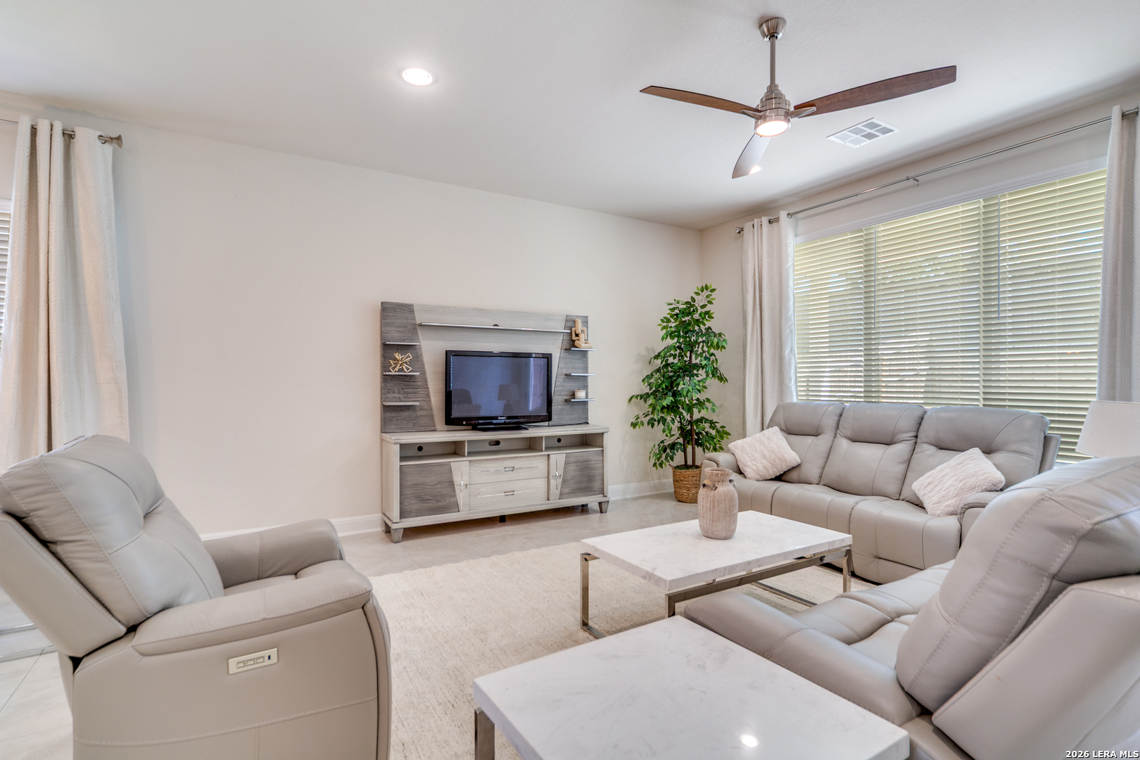 Search 1114 Aidenbaum