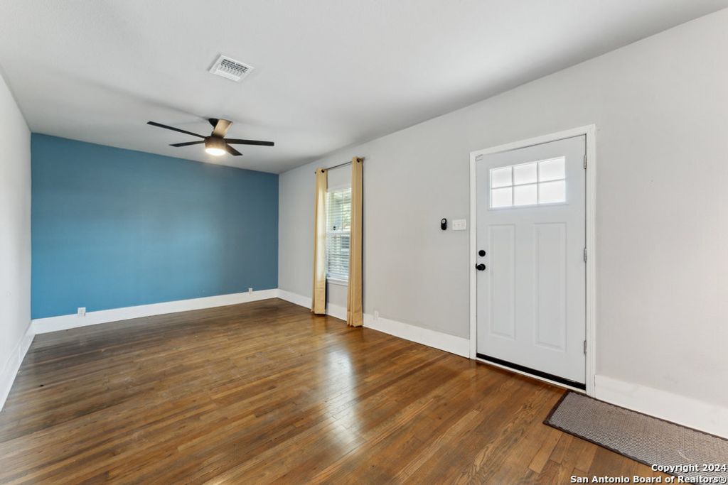 Photo of 1031 SCHLEY AVE, San Antonio, TX 78210 (MLS # 1934932)