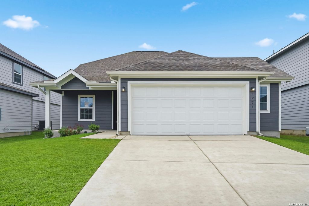 Photo of 1224 Sweden, Seguin, TX 78155 (MLS # 1946459)