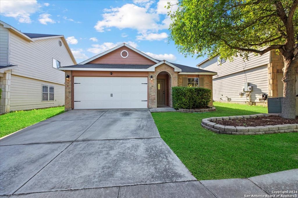 Photo of 342 FONTANA ALBERO, San Antonio, TX 78253 (MLS # 1864675)