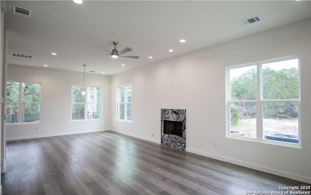 Fischer, Texas 78623, United States, 3 Bedrooms Bedrooms, ,3 BathroomsBathrooms,Residential,Active,198402