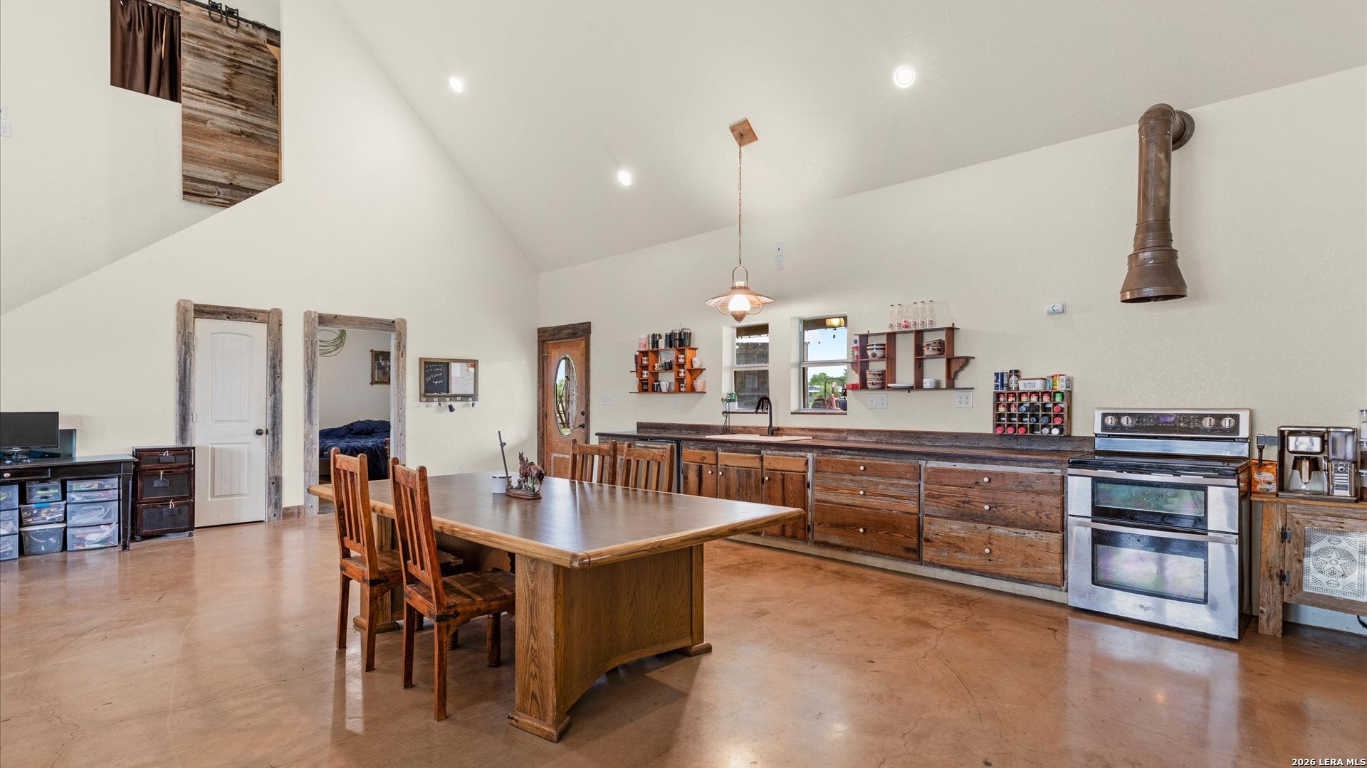 707 CREEK RD