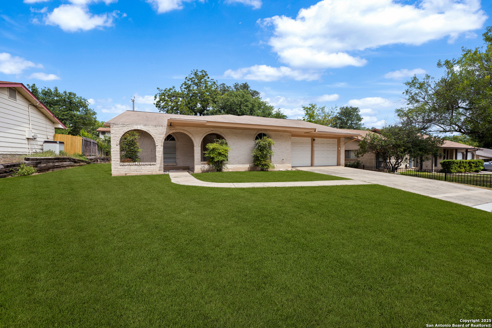 3627 mapleton