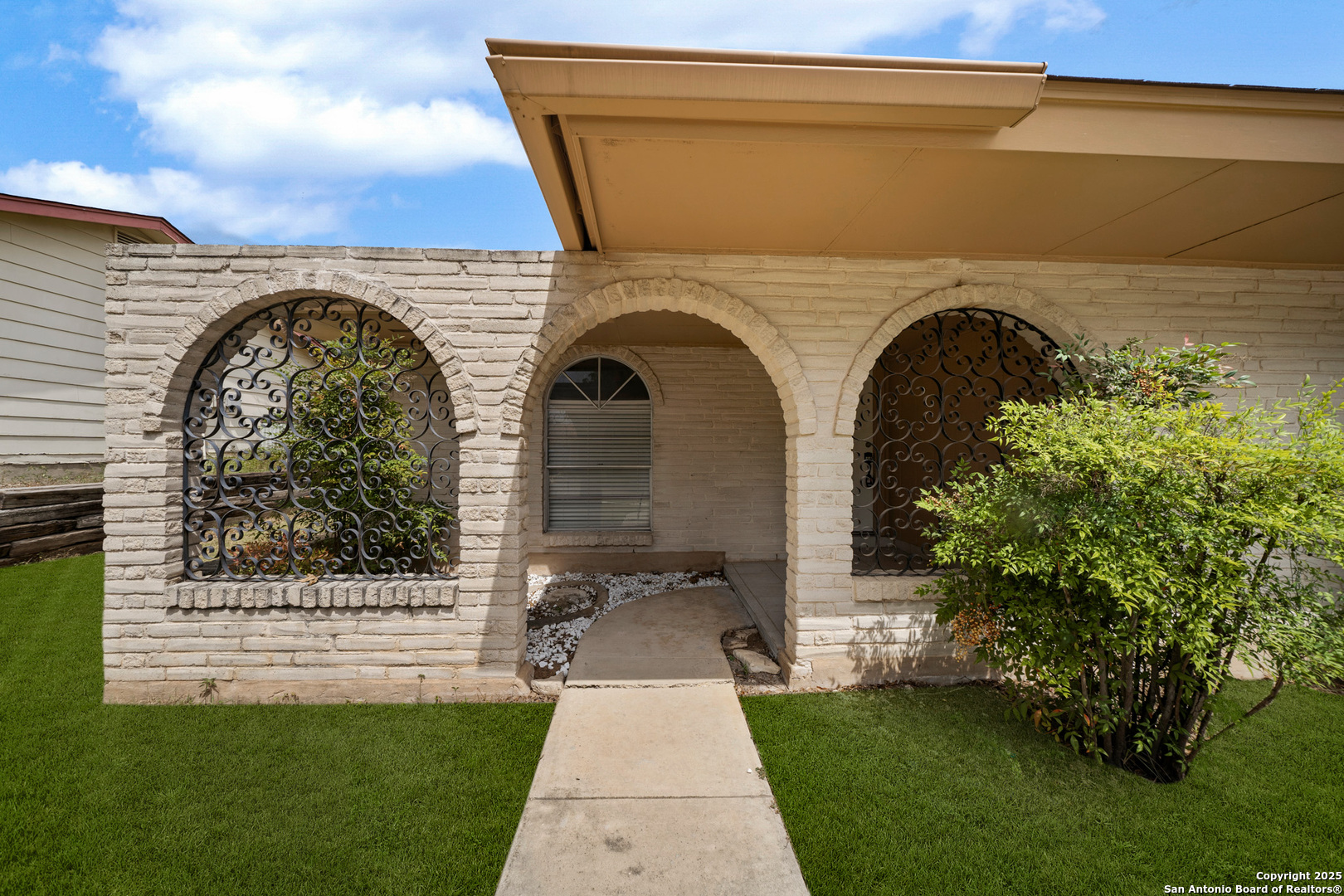 3627 mapleton
