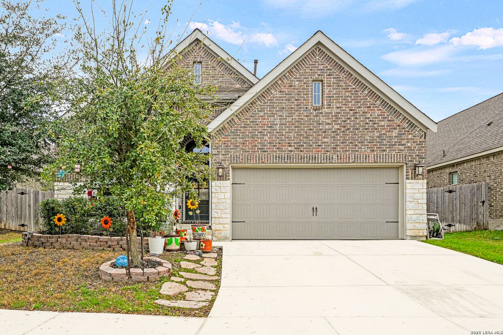 Photo of 14318 Hallows Grove, San Antonio, TX 78254 (MLS # 1949732)