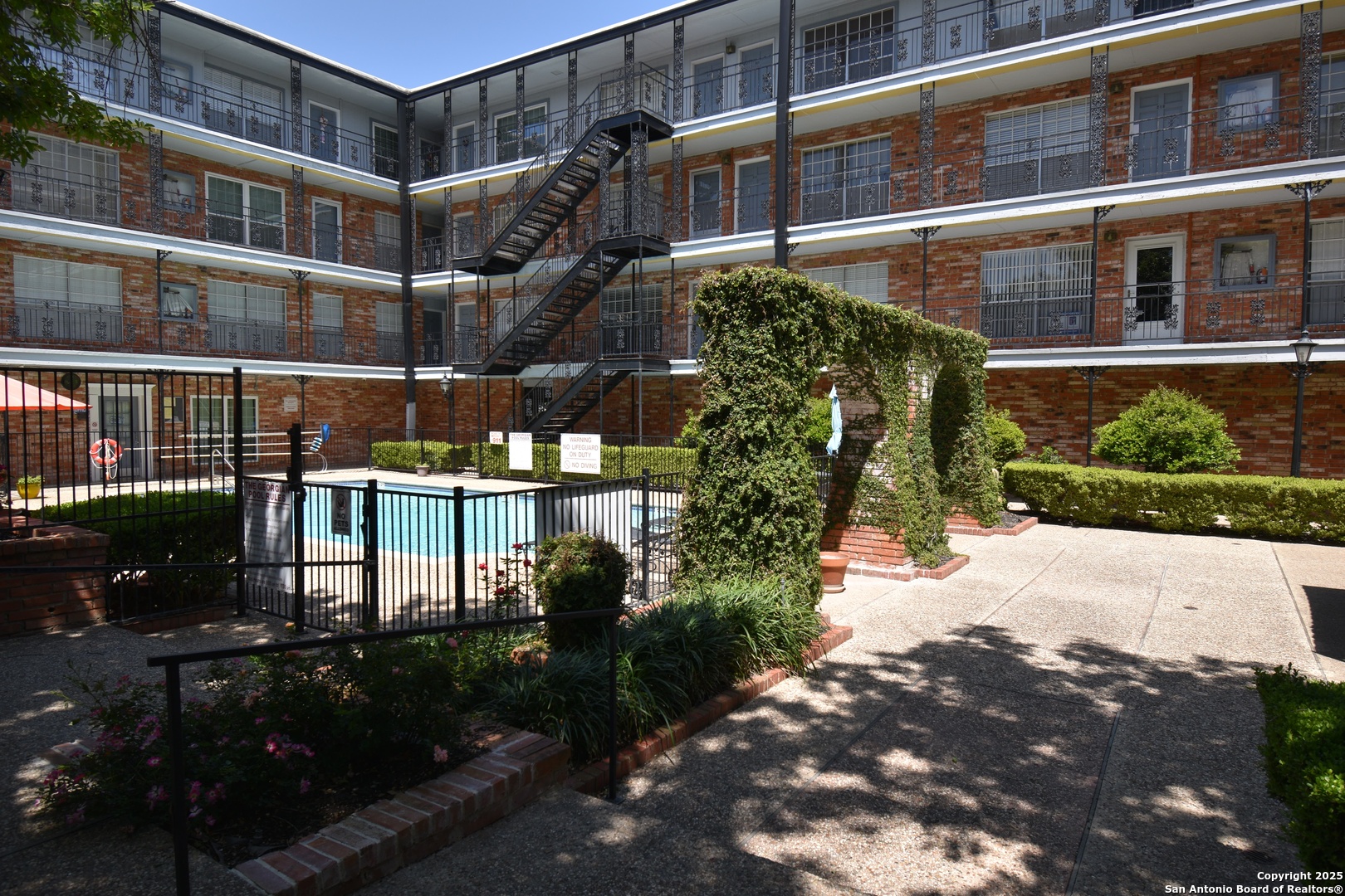 8401 New Braunfels 125