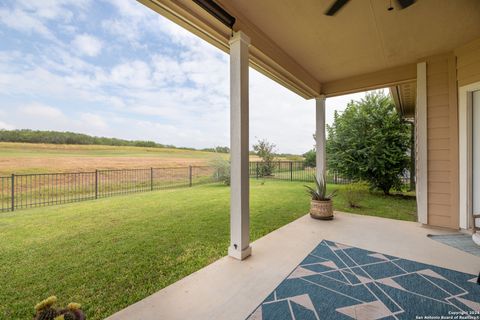 A home in Floresville