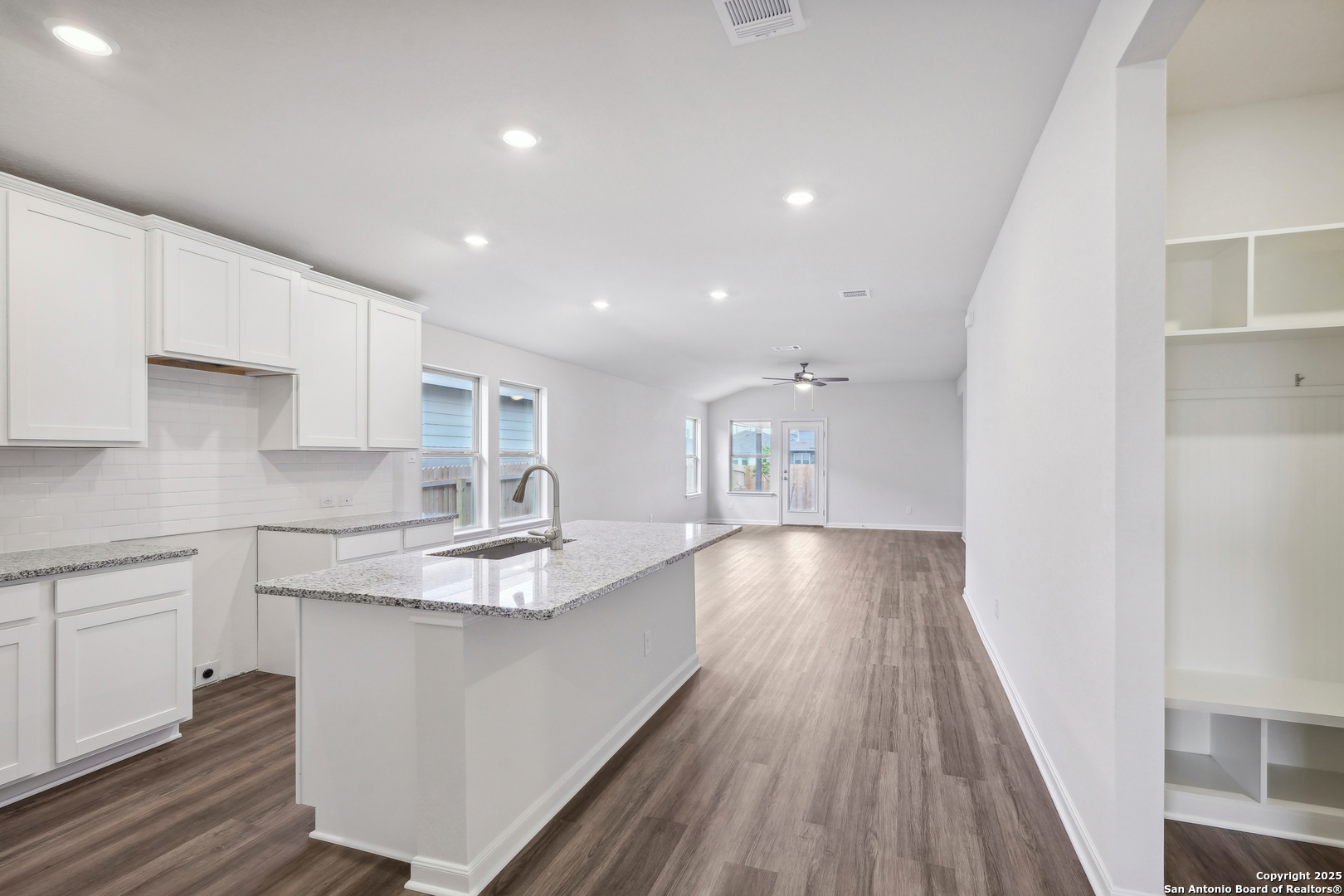 2947 Junction Bay