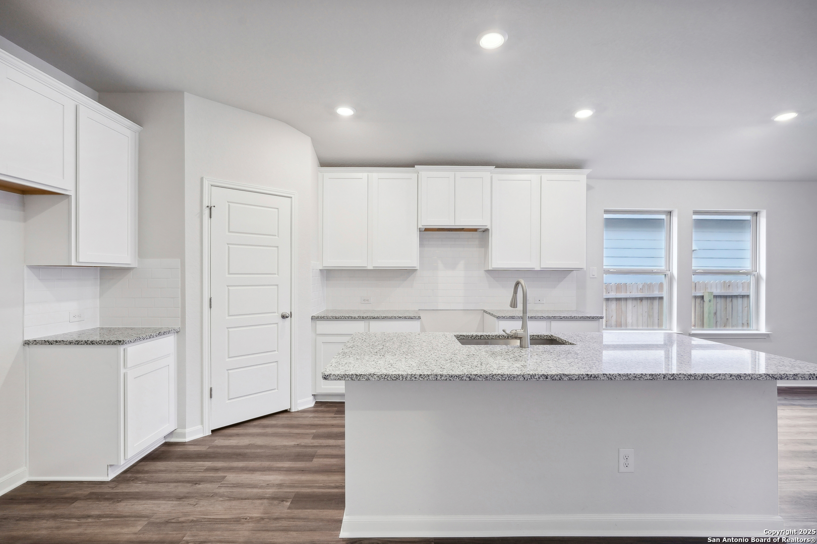 2947 Junction Bay