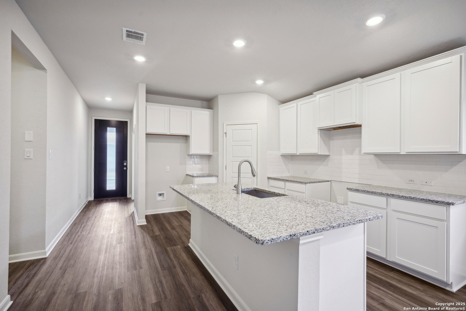 2947 Junction Bay