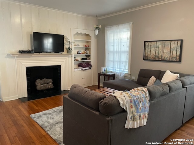 335 E Rosewood 1