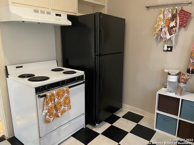 335 E Rosewood 1