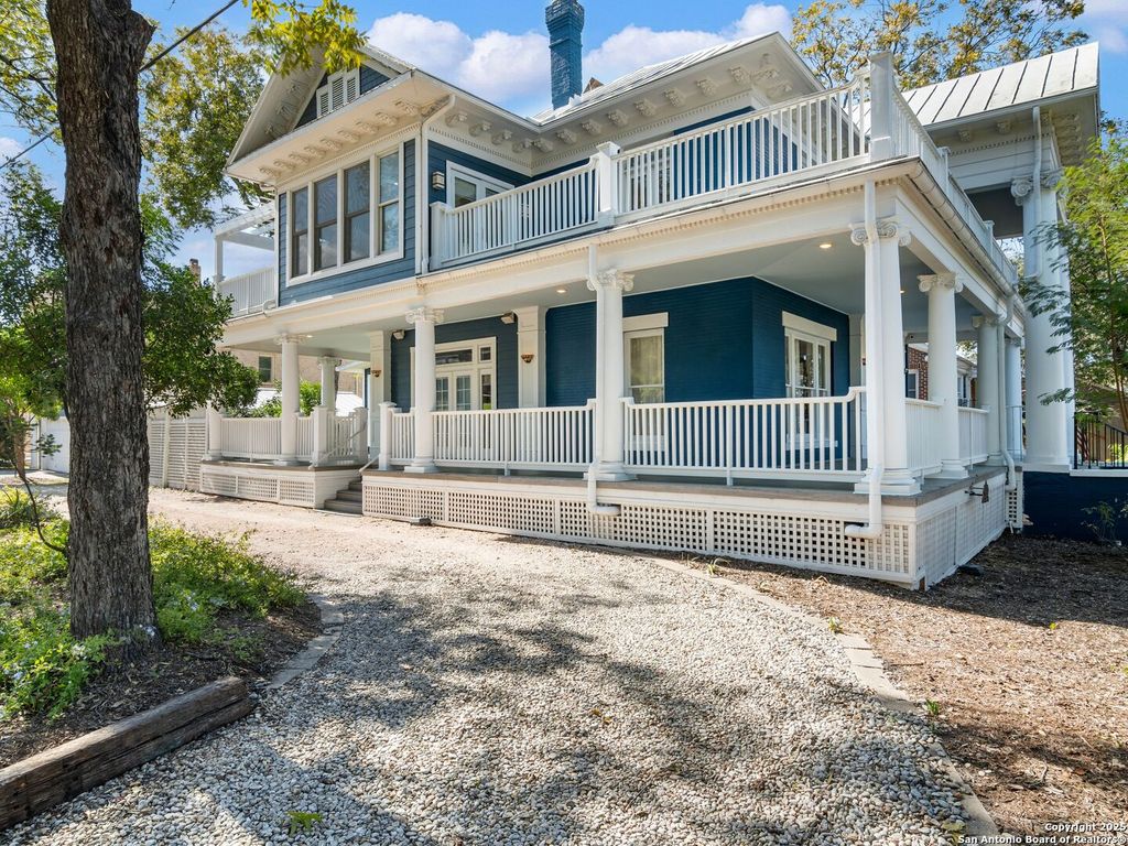 Photo of 702 W FRENCH PL, San Antonio, TX 78212 (MLS # 1851781)