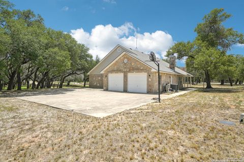 A home in Floresville