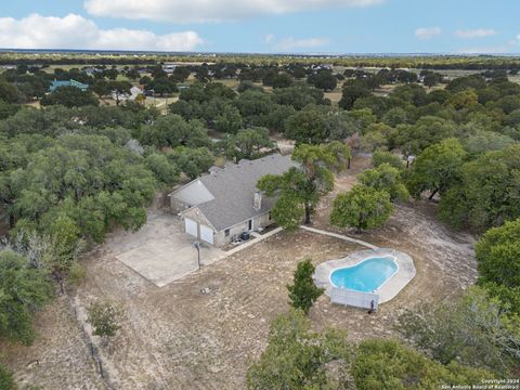 A home in Floresville