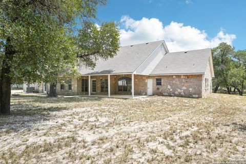 A home in Floresville