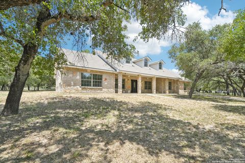 A home in Floresville