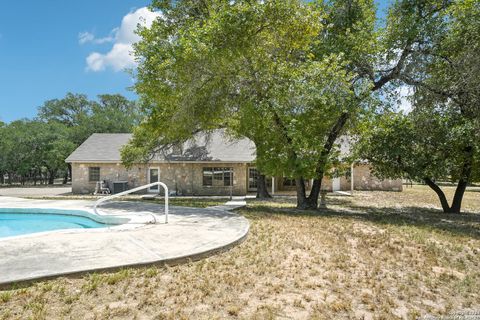 A home in Floresville