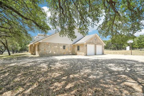 A home in Floresville