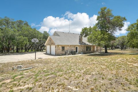 A home in Floresville