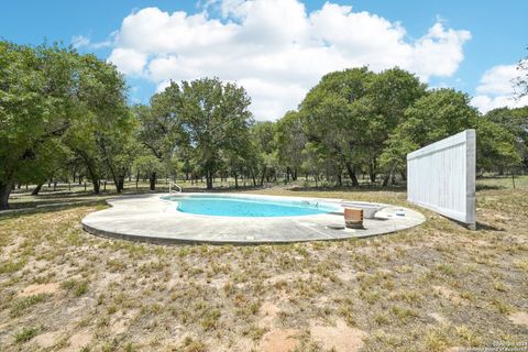 A home in Floresville