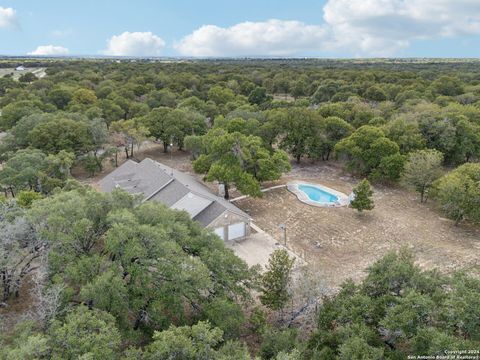 A home in Floresville