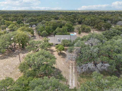 A home in Floresville