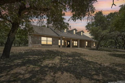 A home in Floresville